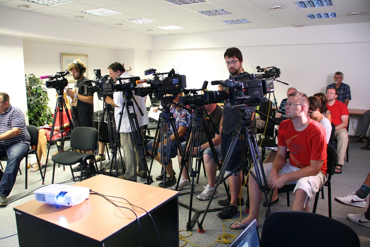 Neftel-Pressekonferenz.jpg